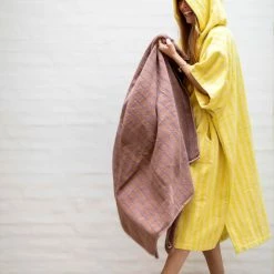 Bongusta Naram Hoodie 5 Bongusta Naram Hoodie -Louise Smærup shop bongusta badekaabe bongusta naram hoodie pristine neon yellow 8250873 scaled