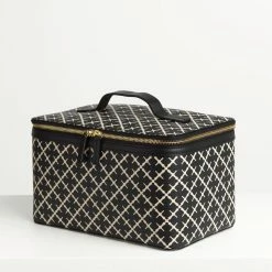 By Malene Birger Bae Beauty Toilet Bag -Louise Smærup shop by malene birger beautyboks bae box black 5695166 scaled