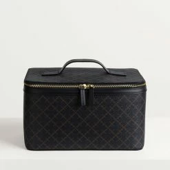 By Malene Birger Bae Beauty Toilet Bag 6 By Malene Birger Bae Beauty Toilet Bag -Louise Smærup shop by malene birger beautyboks bae box dark chocolate 7463077 scaled