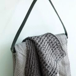 By Wirth Towel Hanger -Louise Smærup shop by wirth haandklaedeholder wirth towel hanger natrual roeget eg laeder 6569619 scaled