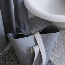 Ferm LIVING Chambray Shower Curtain -Louise Smærup shop ferm living badeforhaeng chambray shower curtain blue 6656577 scaled