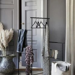 Ferm LIVING Chambray Shower Curtain -Louise Smærup shop ferm living badeforhaeng chambray shower curtain sand 8795496 scaled