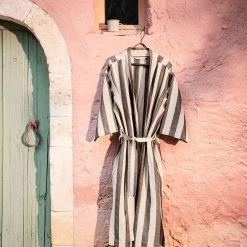 Ferm LIVING Field Robe -Louise Smærup shop ferm living badekaabe field robe sand black 4280429 scaled