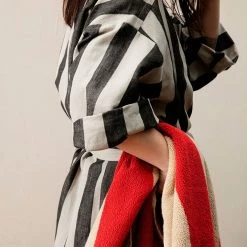 Ferm LIVING Field Robe -Louise Smærup shop ferm living badekaabe field robe sand black 5366785 scaled