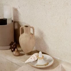 Ferm LIVING Ring Cone -Louise Smærup shop ferm living smykkeskrin ring cone off white speckle 8210277 scaled