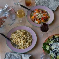 Finders Keepers Tricolore Dinner Plate -Louise Smærup shop finders keepers tallerken tricolore beige pink green 3896891.png scaled