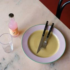 Finders Keepers Tricolore Dinner Plate -Louise Smærup shop finders keepers tallerken tricolore beige pink green 7134897.png scaled