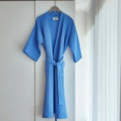 Hay Waffle Bathrobe -Louise Smærup shop hay badekaabe waffle bathrobe sky blue 8230904 scaled