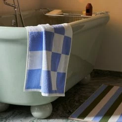 Hay Check Bath Mat -Louise Smærup shop hay bademaatte check bath mat matcha 5679198 scaled