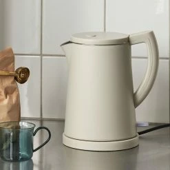 Hay Sowden Kettle -Louise Smærup shop hay broedrister snowden kettle yellow 5556841
