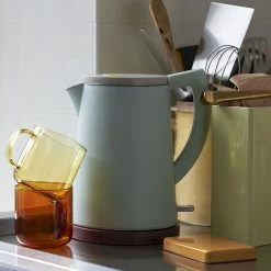 Hay Sowden Kettle -Louise Smærup shop hay broedrister snowden kettle yellow 6941574