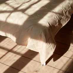 Hay Kite Quilt -Louise Smærup shop hay sengetaeppe kite quilt grey 1191241 scaled