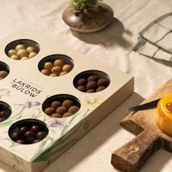 LAKRIDS BY BÜLOW Selection Box Spring -Louise Smærup shop lakrids by buelow lakrids lakrids by buelow selection box spring box 9998240 scaled