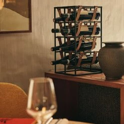 Menu Umanoff Wine Rack 16 Menu Umanoff Wine Rack -Louise Smærup shop menu vintilbehoer umanoff wine rack black cognac 6144598 scaled