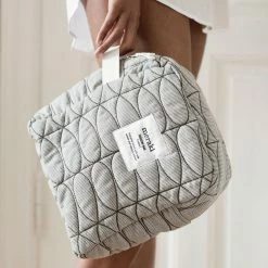 Meraki Toiletry Bag - Mentha -Louise Smærup shop meraki toilettaske meraki toiletry bag mentha light grey army green 7686765 scaled