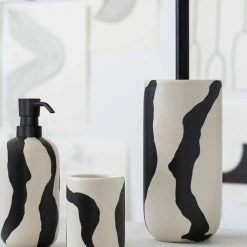 Mette Ditmer ICON Brush Holder -Louise Smærup shop mette ditmer toiletboerste mette ditmer icon brush holder off white 3184519 scaled