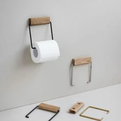 Moebe Toilet Roll Holder -Louise Smærup shop moebe toiletpapirholder toilet roll holder oak black 6913161 scaled