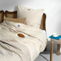 Normann Copenhagen Slumber -Louise Smærup shop normann copenhagen sengetaeppe normann copenhagen slumber wiggle rose 1082210 scaled