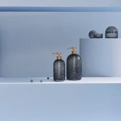 AYTM Arura Sæbepumpe -Louise Smærup shop saebepumpe arura dispenser sort guld 4734503 scaled