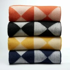 Verpan Mirror Throw 7 Verpan Mirror Throw -Louise Smærup shop verpan taeppe mirror throw orange 5161360 scaled