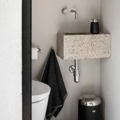 Soap Dispense - Vipp9 10 Soap Dispense - Vipp9 -Louise Smærup shop vipp saebepumpe saebedispenser vipp9 black wall 1268399 scaled