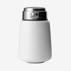 Soap Dispense - Vipp9 -Louise Smærup shop vipp saebepumpe saebedispenser vipp9 white 4103565 scaled