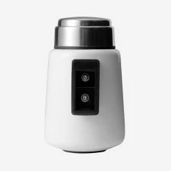 Soap Dispense - Vipp9 -Louise Smærup shop vipp saebepumpe saebedispenser vipp9 white wall 6656220 scaled