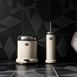 Toilet Brush - Vipp11 11 Toilet Brush - Vipp11 -Louise Smærup shop vipp toiletboerste toiletboerste vipp11 beige wall 776412