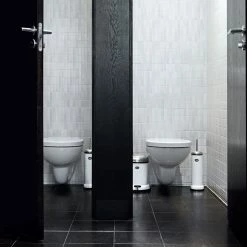 Toilet Brush - Vipp11 -Louise Smærup shop vipp toiletboerste toiletboerste vipp11 white 8924259 scaled